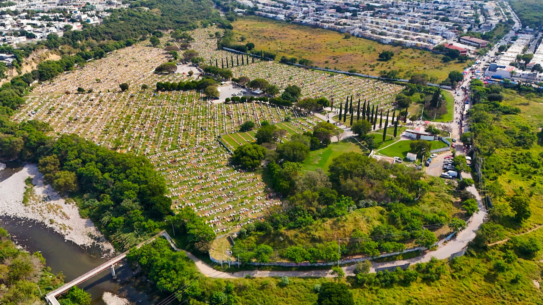 Vista aérea del parque funerario La Piedad